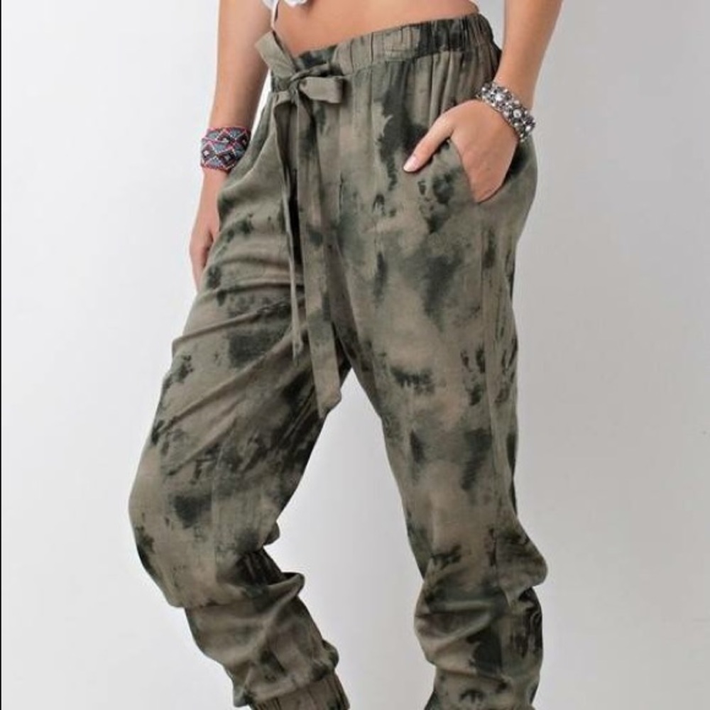Sara Pants